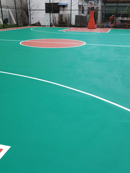 遂溪 球场长期使用易出现地面开裂